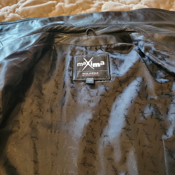 Maxima Wilson's Leather Jacket - Picture 4 of 7
